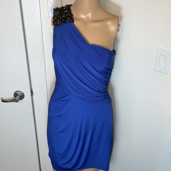 Size 4 Little blue dress off one shoulder - Picture 12 of 17
